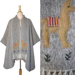 Vintage 80s Judith Andrea Gray Wool Alpaca Applique Scarf Neck Cape Poncho